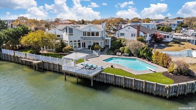 Exterior, Lake, Pool