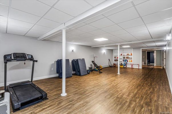 Fitness Equipment, Interior, Recessed Lighting, Wood Texture Flooring