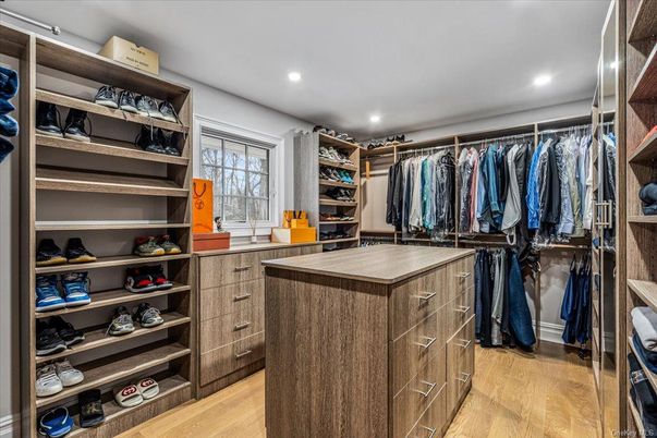 Interior, Recessed Lighting, Walk-in Closets, Wood Texture Flooring