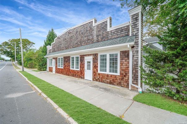 Exterior, Facade, Brick Facade, Cape Cod