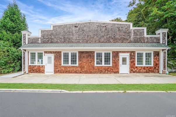 Exterior, Facade, Brick Facade, Cape Cod