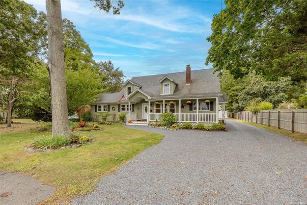 Backyard, Exterior, Facade, Cape Cod