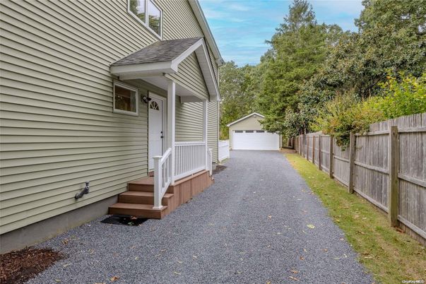 Detached Garage, Exterior