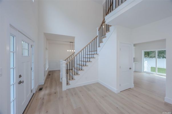 Interior, Pendant Lights, Wood Texture Flooring