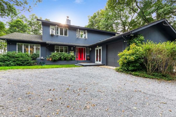 Attached, Exterior, Facade, Farmhouse