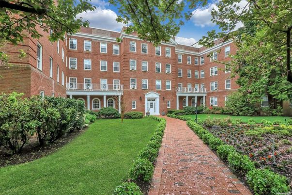 Backyard, Exterior, Facade, Brick Facade, Condo Building