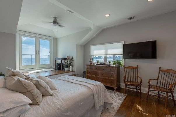 Bedroom, Interior, Recessed Lighting, Water, Wood Texture Flooring