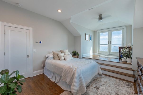 Bedroom, Interior, Recessed Lighting, Water, Wood Texture Flooring