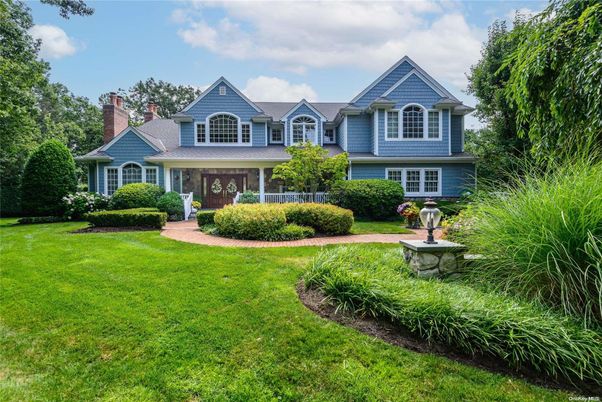Backyard, Exterior, Facade, Queen Anne Victorian