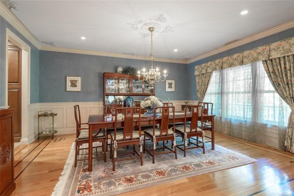 Chandelier, Dining room, Interior, Recessed Lighting, Wood Texture Flooring