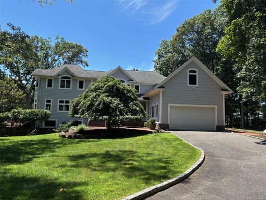 Attached, Exterior, Facade, Farmhouse