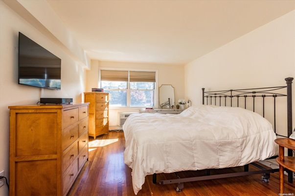 Bedroom, Fireplace, Interior, Wood Texture Flooring