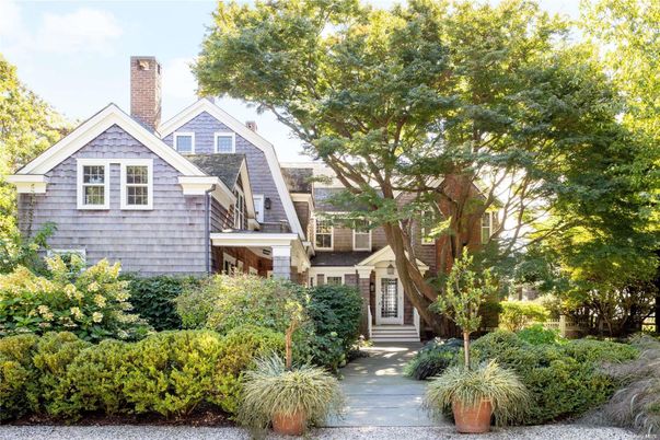 Exterior, Facade, Tudor Revival