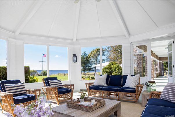 Interior, Living room, Sun Room, Water