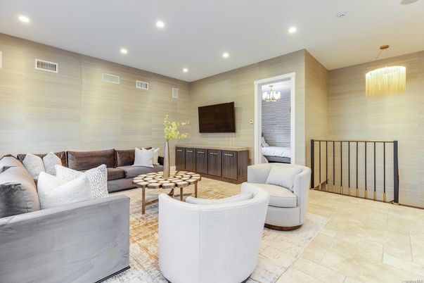Interior, Living room, Pendant Lights, Recessed Lighting