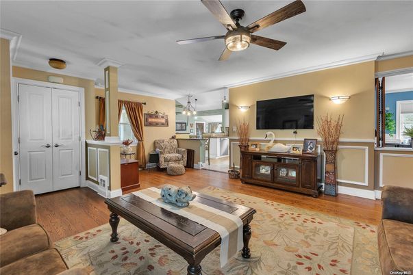 Interior, Living room, Pendant Lights, Wood Texture Flooring