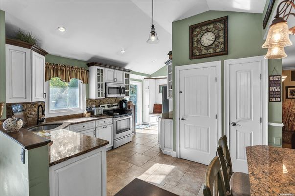 Interior, Kitchen, Pendant Lights, Recessed Lighting, Stainless Steel Appliances