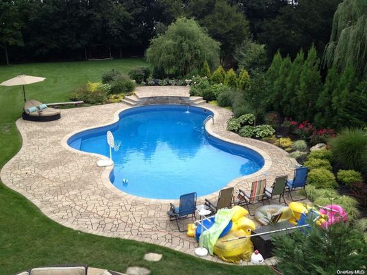 Exterior, Playground, Pool