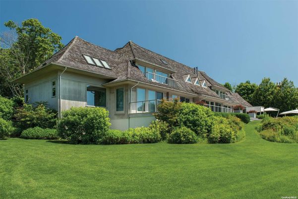 Backyard, Exterior, Facade, French Provincial