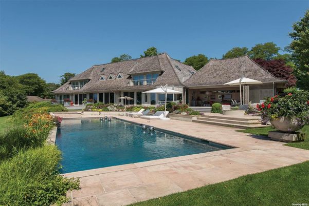 Exterior, Facade, Pool, French Provincial