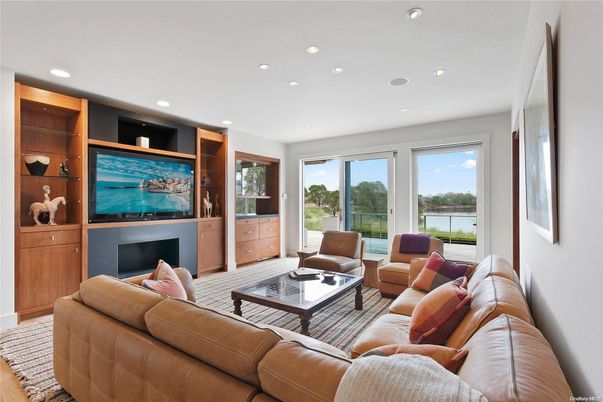 Interior, Living room, Recessed Lighting, Water