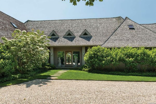 Exterior, Facade, Cape Cod