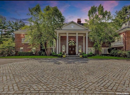 Exterior, Facade, Brick Facade, Georgian