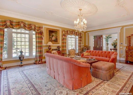 Chandelier, Interior, Living room