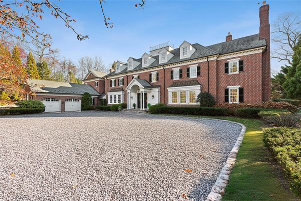 Backyard, Detached Garage, Exterior, Facade, Brick Facade, Georgian