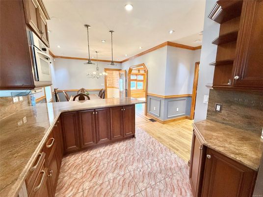 Dining room, Interior, Kitchen, Pendant Lights, Recessed Lighting, Wood Texture Flooring
