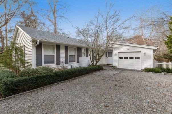 Attached, Exterior, Facade, Cape Cod