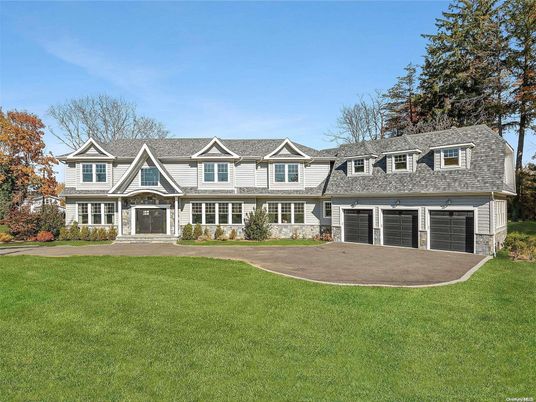 Attached, Exterior, Facade, Cape Cod