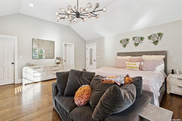 Bedroom, Interior, Living room, Pendant Lights, Recessed Lighting, Wood Texture Flooring