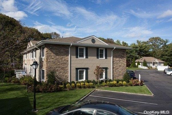 Exterior, Facade, Brick Facade, Georgian