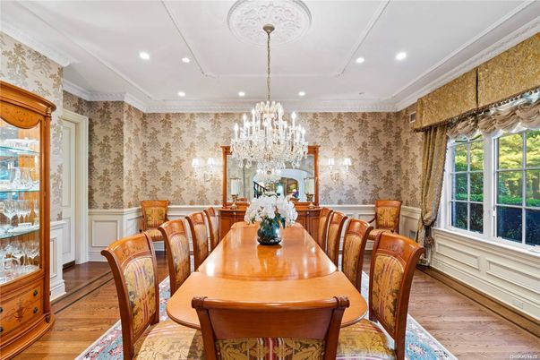 Chandelier, Dining room, Interior, Recessed Lighting, Wood Texture Flooring