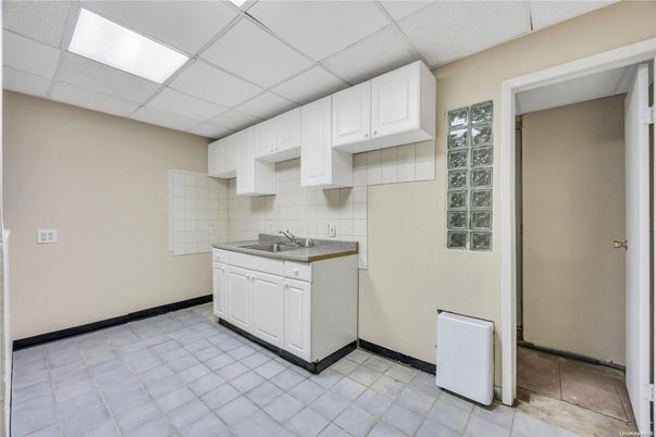 Interior, Kitchen, Tile Countertops