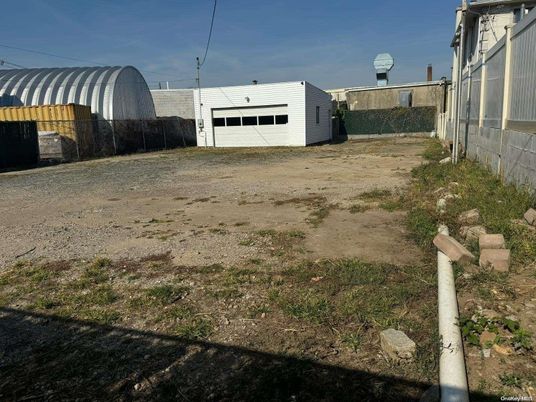Backyard, Detached Garage, Exterior