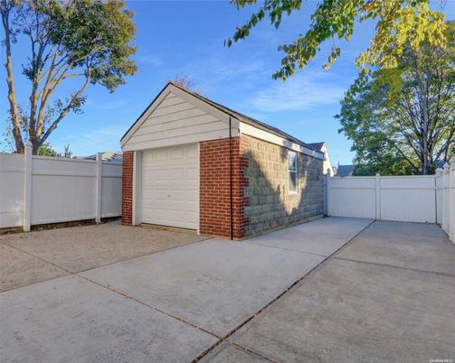 Detached Garage, Exterior