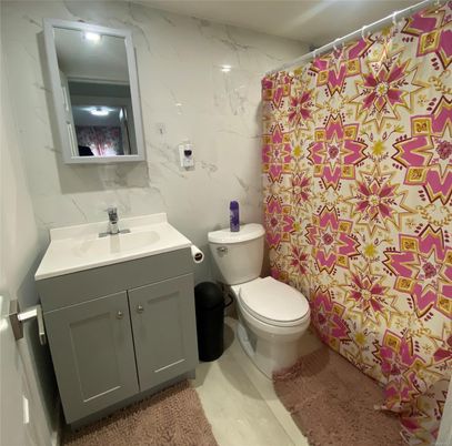 Bathroom, Interior, Marble Walls