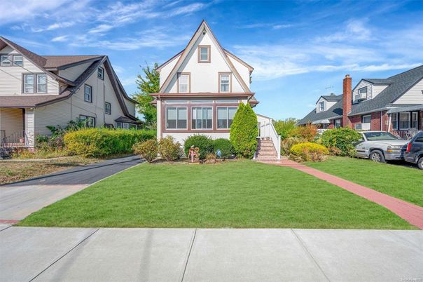 Exterior, Facade, Tudor Revival
