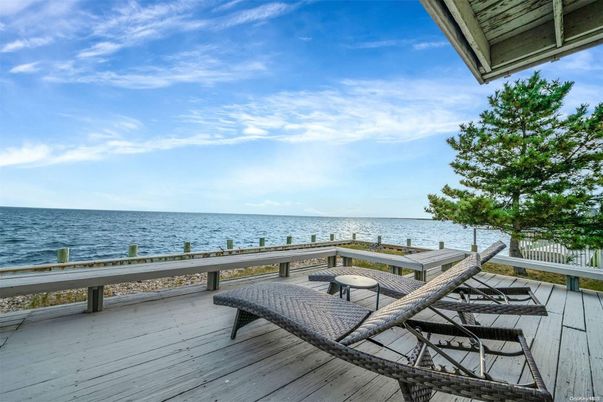 Exterior, Lake