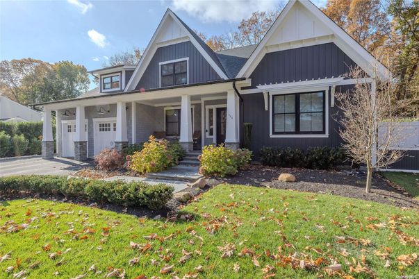 Attached, Exterior, Facade, Farmhouse