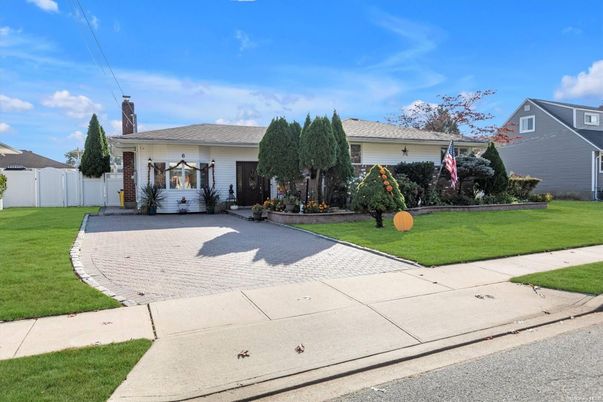 Backyard, Exterior, Facade, Ranch