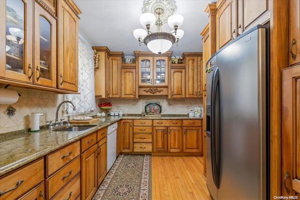 Chandelier, Interior, Kitchen, Wood Texture Flooring