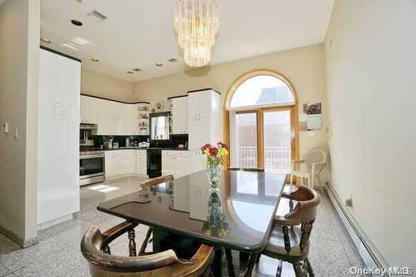 Chandelier, Dining room, Interior, Kitchen, Recessed Lighting, Stainless Steel Appliances