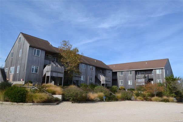 Exterior, Facade, Farmhouse
