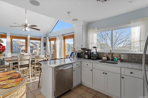 Dining room, Interior, Kitchen, Recessed Lighting