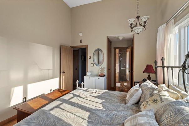 Bedroom, Interior, Pendant Lights