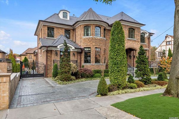 Exterior, Facade, Brick Facade, French Provincial