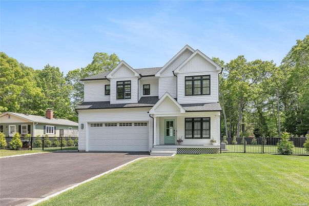 Attached, Exterior, Facade, Farmhouse